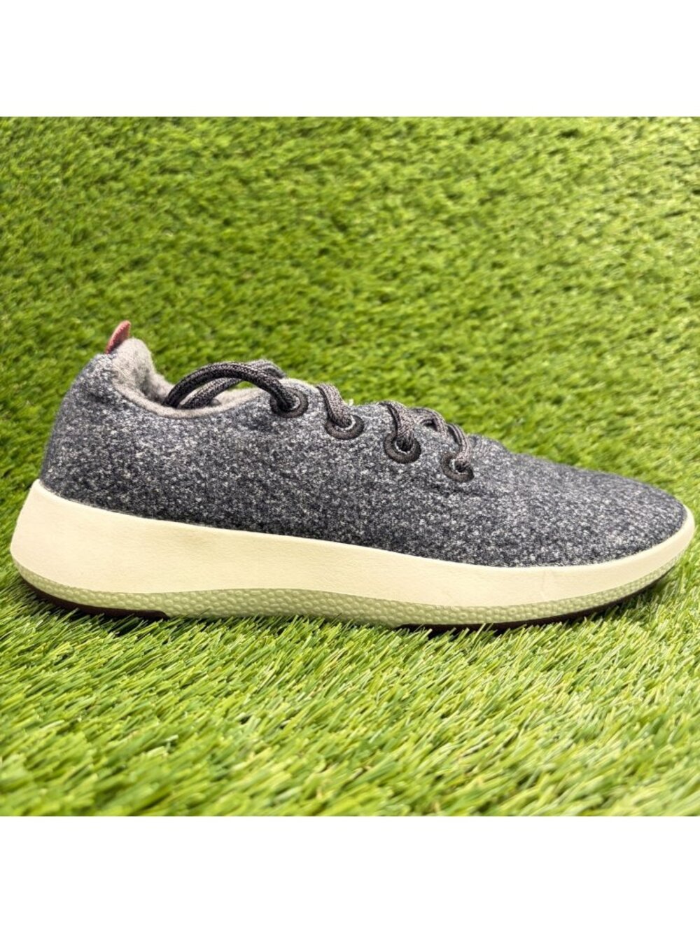 Allbirds Wool Runner Mizzles Mens Size 8 Gray Athletic Running Shoes Sneakers